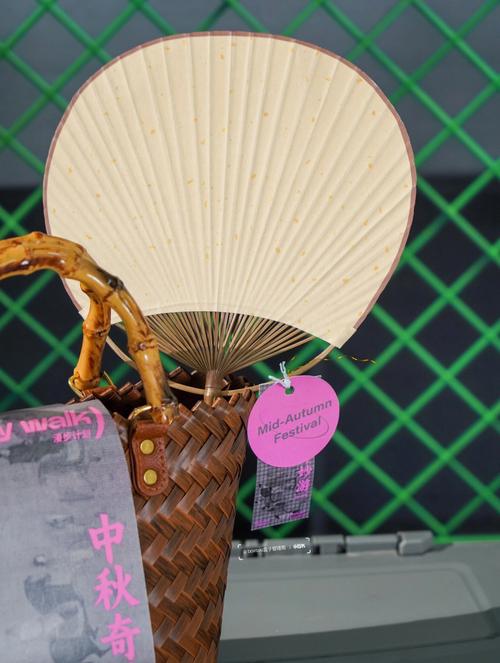 中秋节送礼新选择:复古礼盒让节日更有氛围